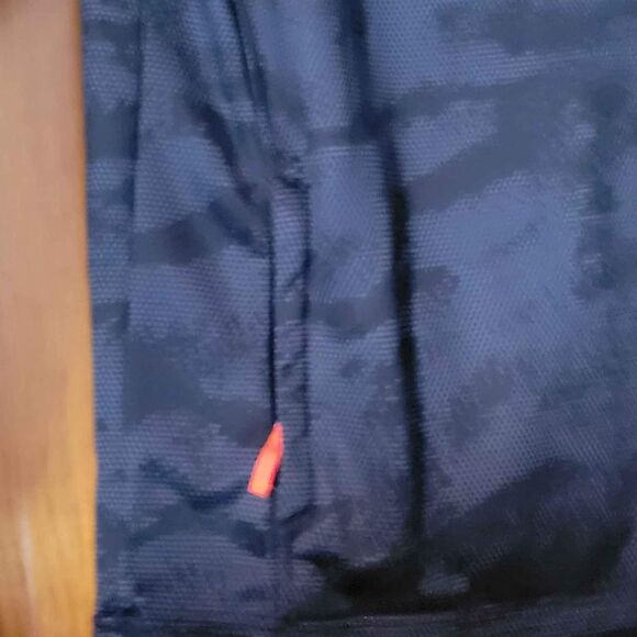 Men's Size Small Under Armour Hoodie Black and Bright Orange - Picture 4 of 6